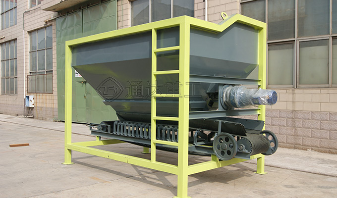 鏟車(chē)喂料機(jī)3.jpg